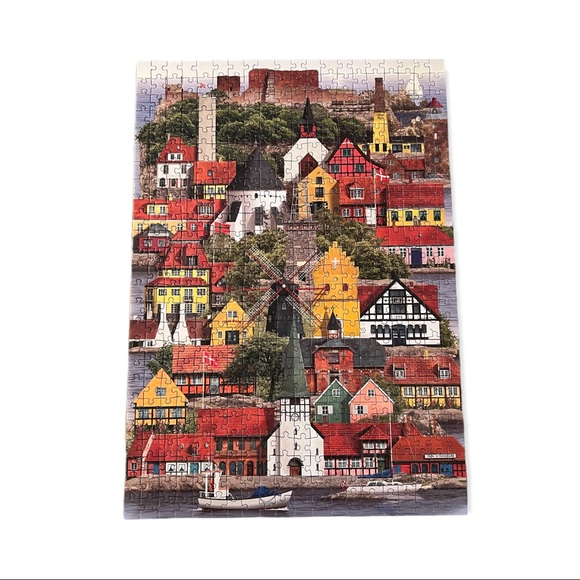 Martin Schwartz Bornholm 500-Piece Danish Puzzle LIKE NEW - Picture 3 of 3